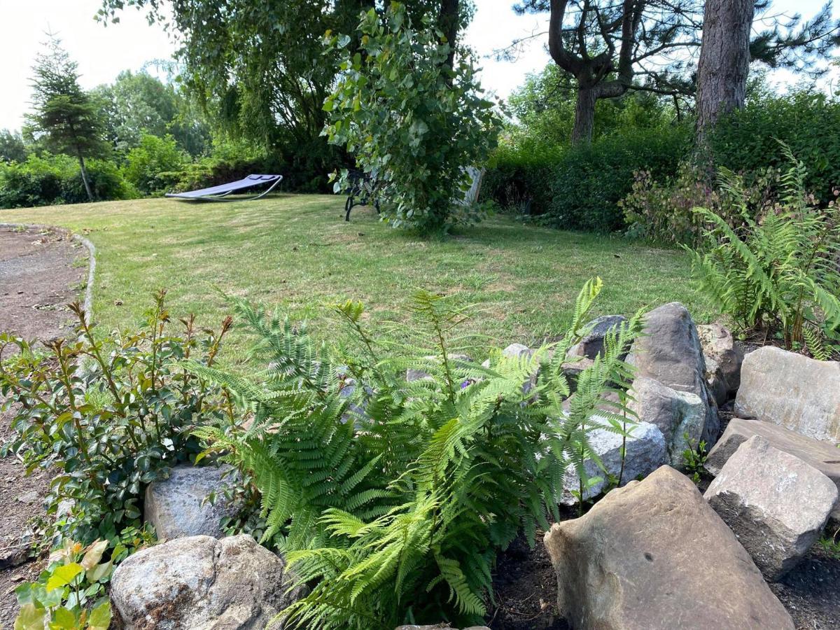 Le Clos De La Madelaine Montreuil  Exteriör bild