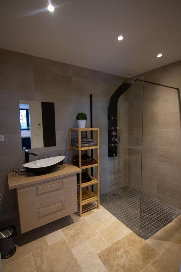 Le Clos De La Madelaine Montreuil  Exteriör bild
