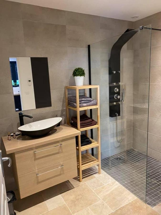 Le Clos De La Madelaine Montreuil  Exteriör bild